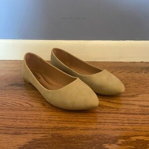 Soda beige pointed toe flats